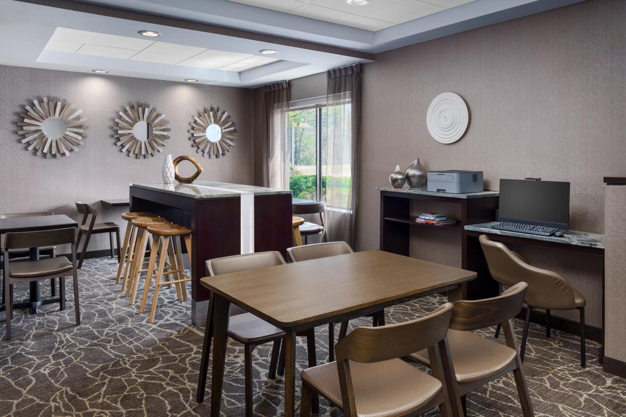 Springhill Suites Manchester-Boston Regional Airport Экстерьер фото