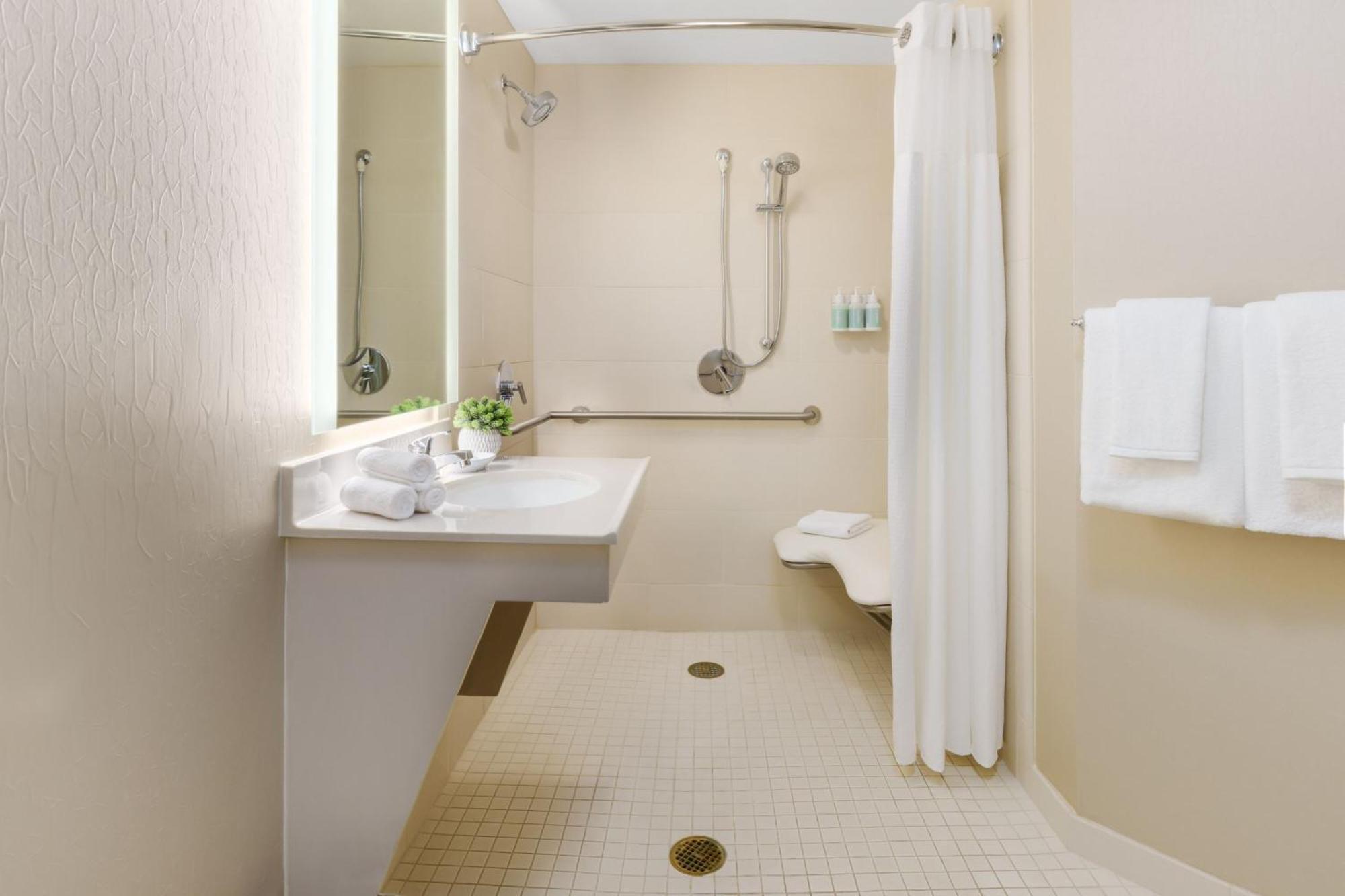 Springhill Suites Manchester-Boston Regional Airport Экстерьер фото